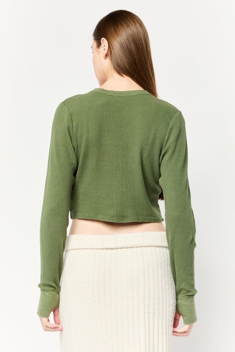 Aerie تي شيرت كروب مزخرف بأكمام طويلة وياقة دائرية للنساء من أوفلاين إكس إيريه، أخضر - Image 2